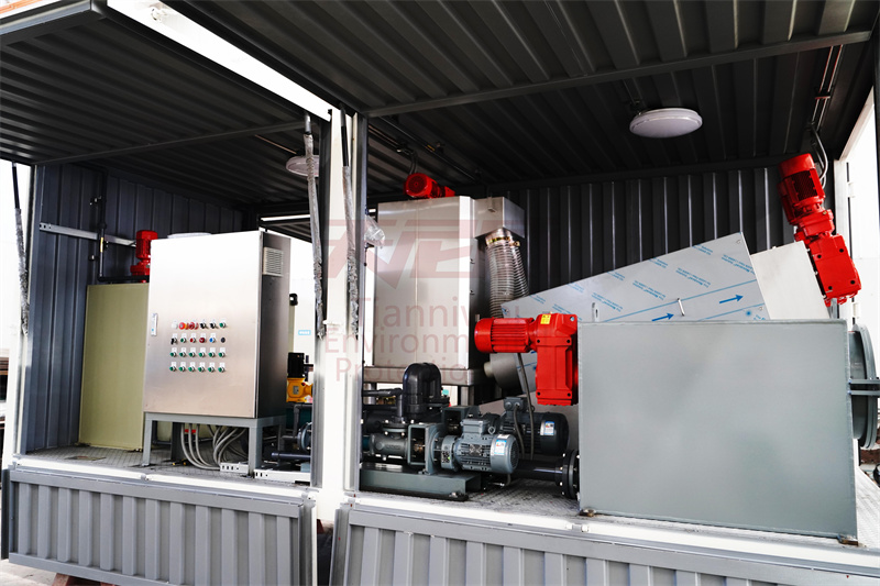 環保污泥清淤車：搭載疊螺加藥系統，開啟高效清淤新篇